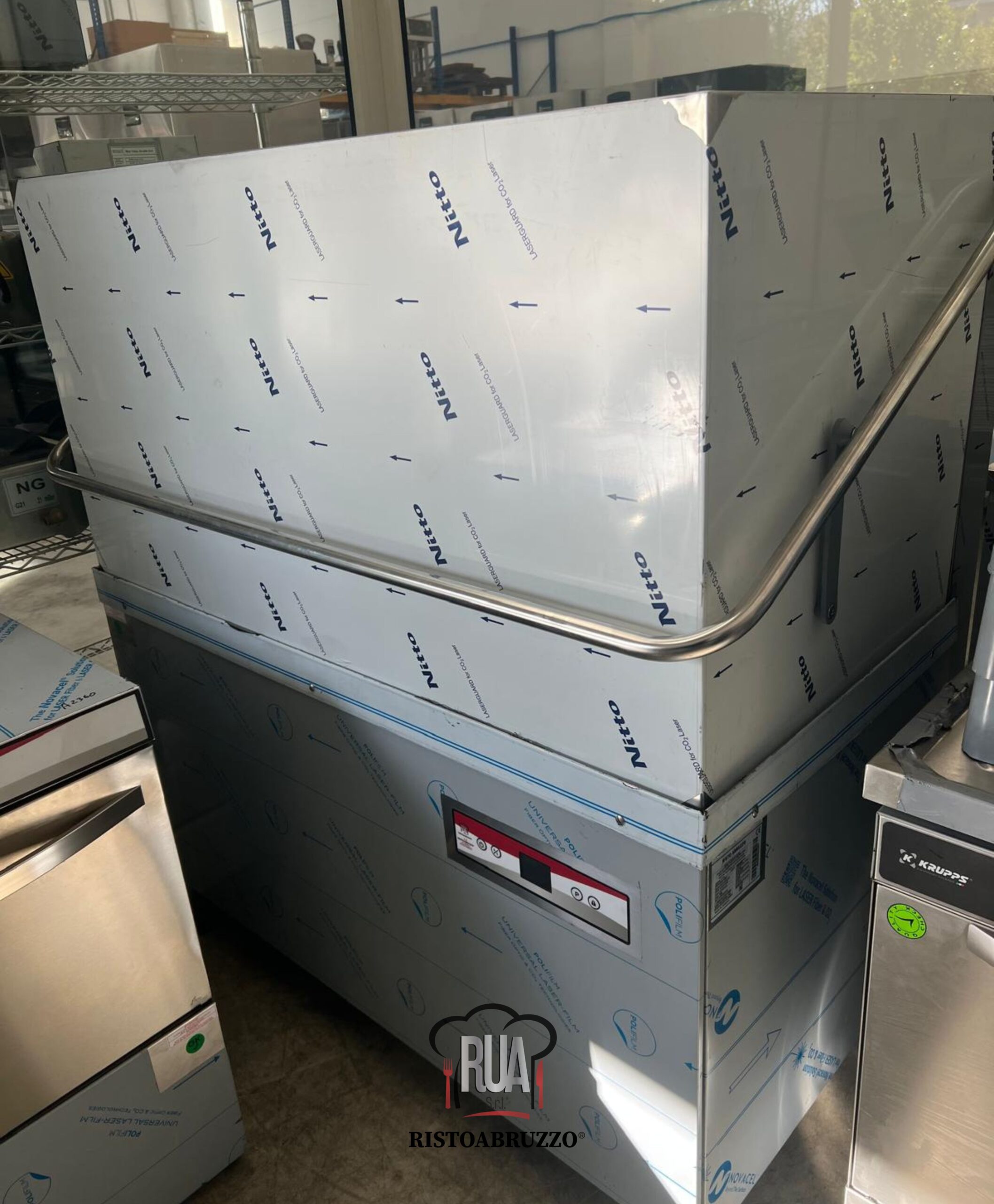 Lavastoviglie a cappottina digitale doppia con pompa detergente e brillantante 1